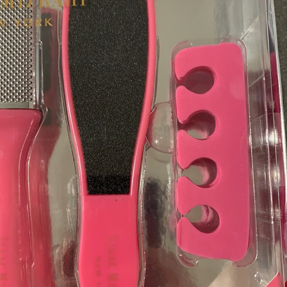 NWT Isaac Mizrahi Pedicure Kit - Picture 5 of 8